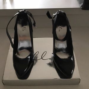 5” Classic Pump w/Ankle Strap, patent leather